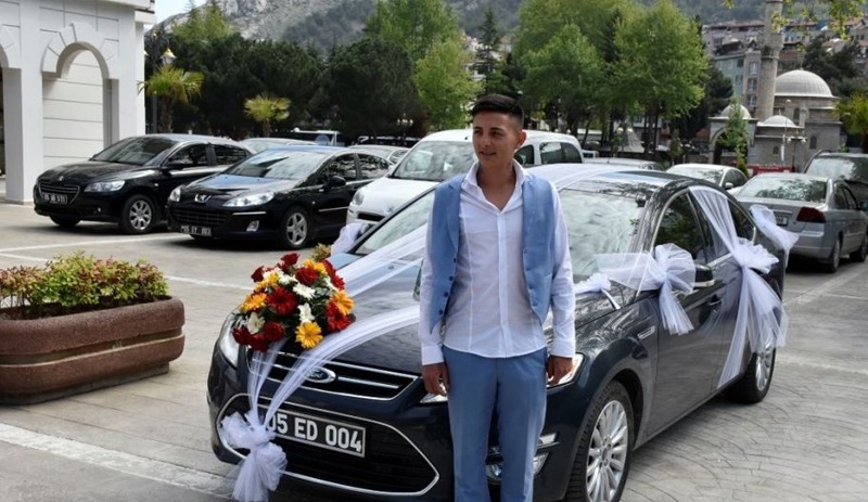 Amasya Belediye Başkanı da makam aracını gelin arabası yaptı