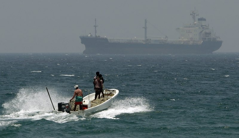 Suudiler 'Gemilerimize sabotaj yapıldı' dedi, İran komplo olduğunu ilan etti