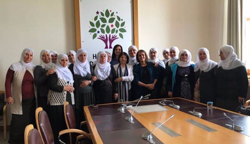 Barış anneleri eylemlerini Meclis’ten HDP'ye taşıdı