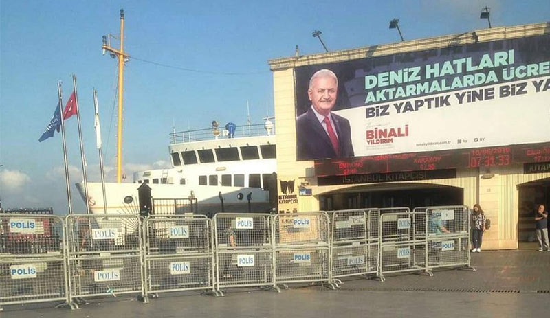 YSK'den karar: AKP'nin Kadıköy'deki pankartı kaldırılacak