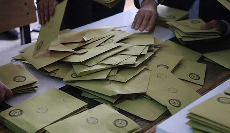 İstanbul'da sandıklar kapandı, oylar sayılıyor