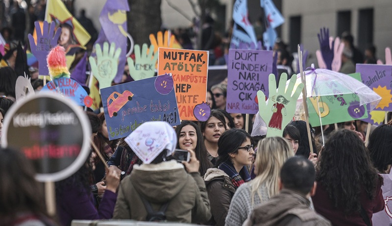 1 Milyondan Fazla Kadın çocuk Bakımı Nedeniyle Işini Bırakıyor 