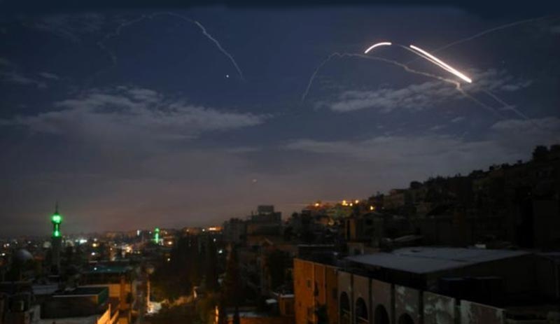 İsrail Suriye'deki İran hedeflerini vurduğunu açıkladı, İran yalanladı