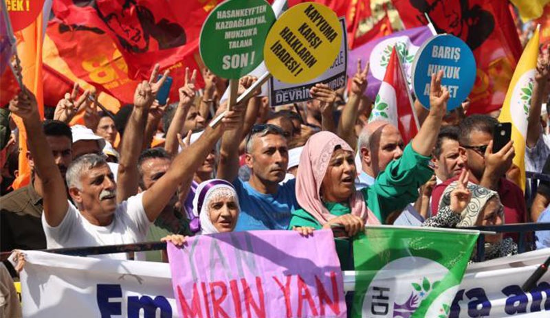 İstanbul'da barış mitingi: Savaşa karşı barış, kayyıma karşı dayanışma