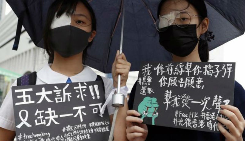 Hong Kong'da protestoları destekleyen öğrenciler derse girmedi