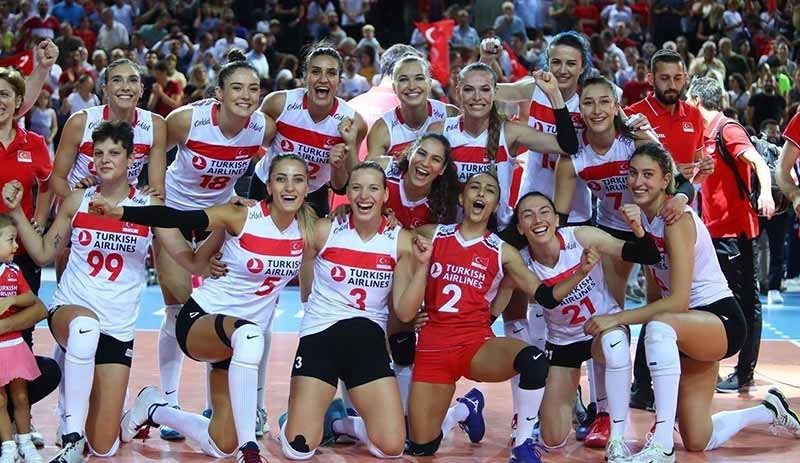 Voleybol kadın milli takımı finale yükseldi