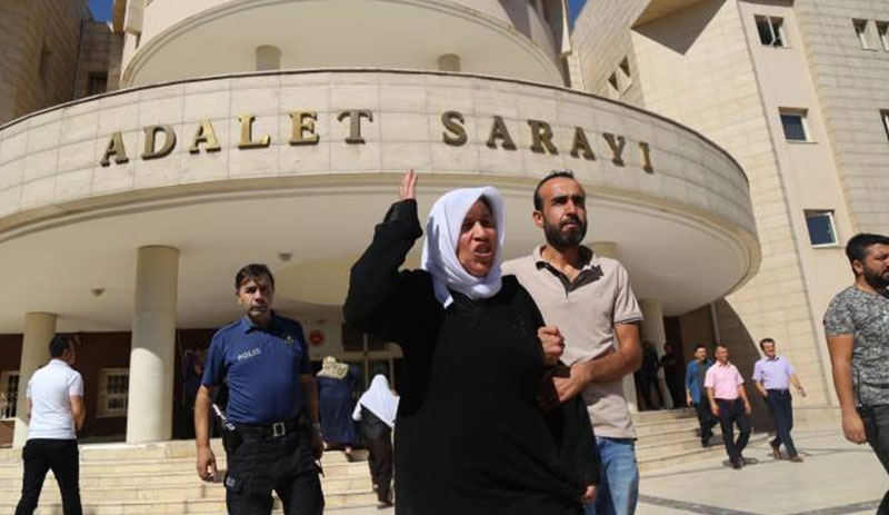 Şenyaşar ailesi adalet talebiyle adliye önünde: Dosya bir ay içinde davaya dönüşecek