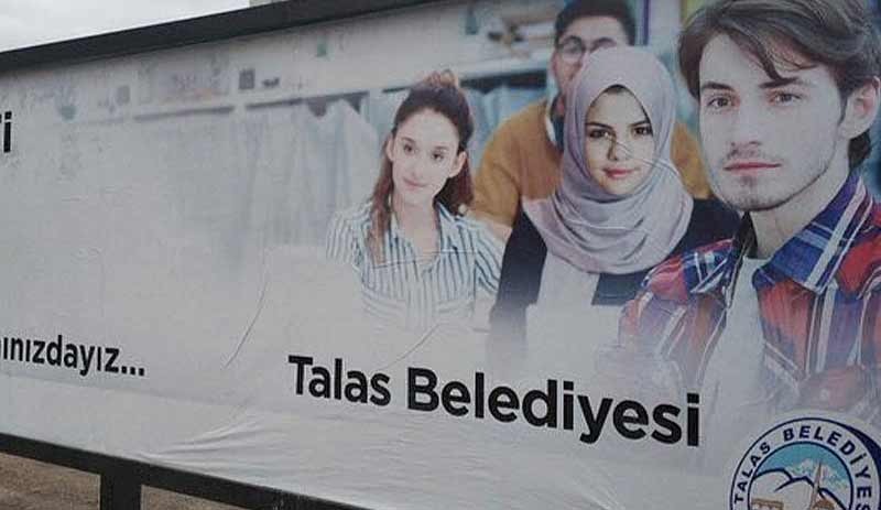 Talas Belediyesi Selena Gomez’e türban giydirdi