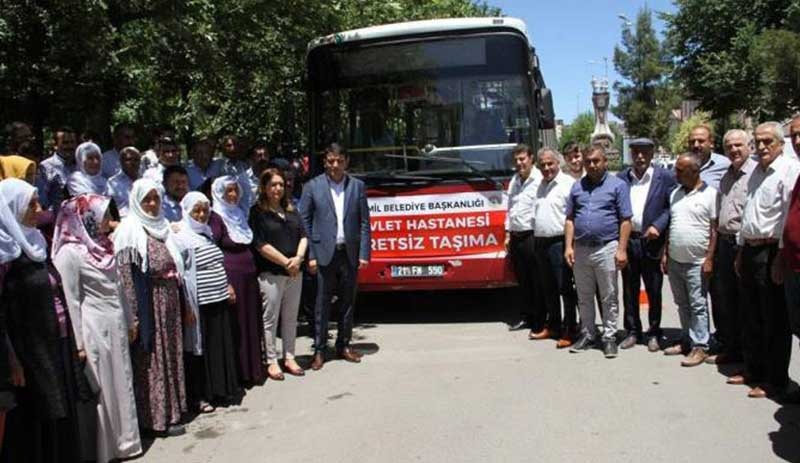 Kayyım halka ücretsiz hizmet sunan belediye otobüslerini kaldırdı
