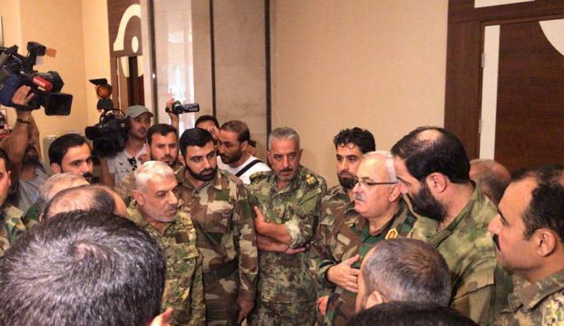 Urfa'da kurulan 'Suriye Milli Ordusu' TSK operasyonu için Fırat'ın doğusuna gitti
