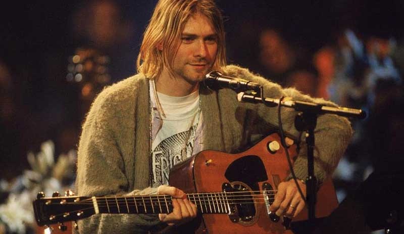 Cobain'in hırkası 334 bin dolara satıldı