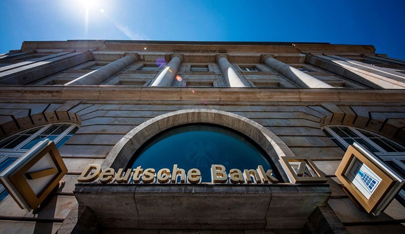 Deutsche Bank'tan 832 milyon euro zarar