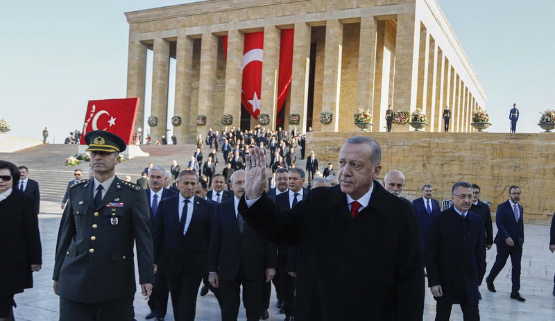 Atatürk, Anıtkabir'de anıldı