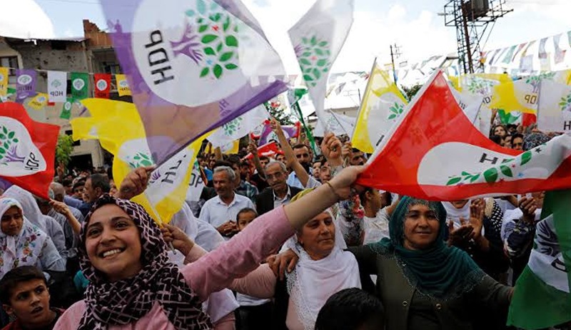 HDP kayyımlara karşı 'yeni yol' arayışında: Kurda teslim edilmek üzere kuzu değiliz