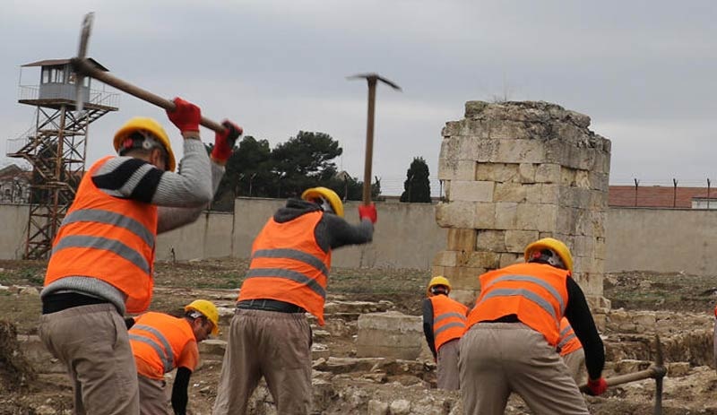 Mahkumlar kazı yaparken 'kayıp' tarihi yapıyı buldu