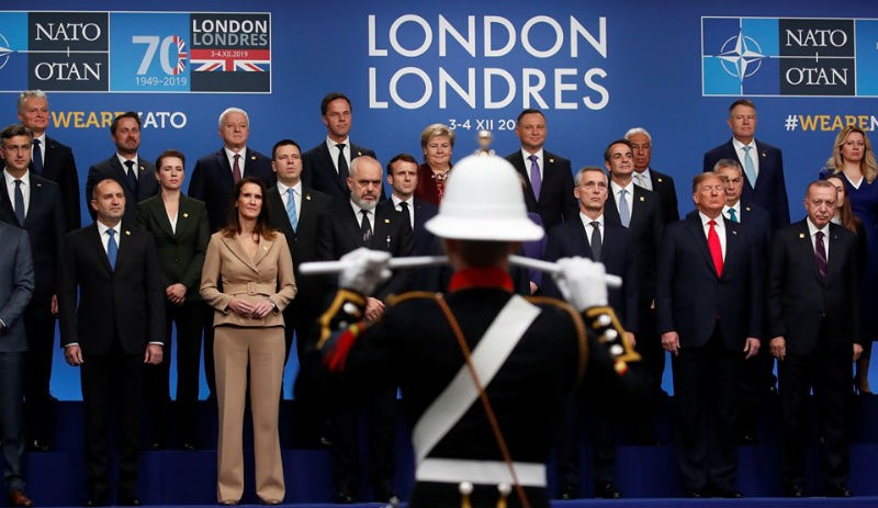 NATO Liderler Zirvesi aile fotoğrafıyla başladı
