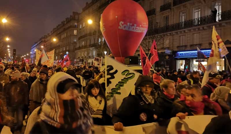 Fransa'da greve ülke genelinde 510 bin kişi katıldı
