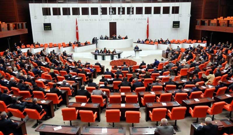 Meclis’te ‘güvenlik soruşturması’ tartışması: Türkiye'nin yarısını terörist ilan ediyorsunuz