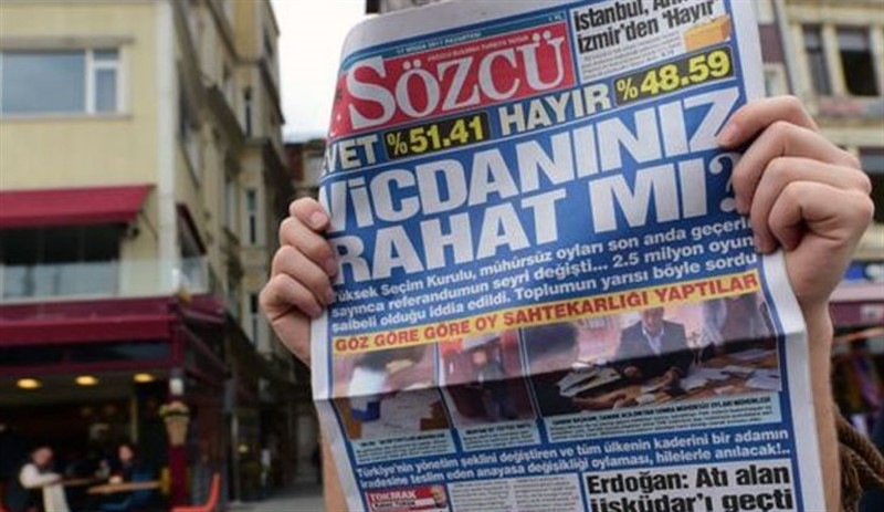 'AKP'nin kurucusu: Emin Çölaşan mı FETÖ'ye destek vermiş? Külahıma anlatsınlar'