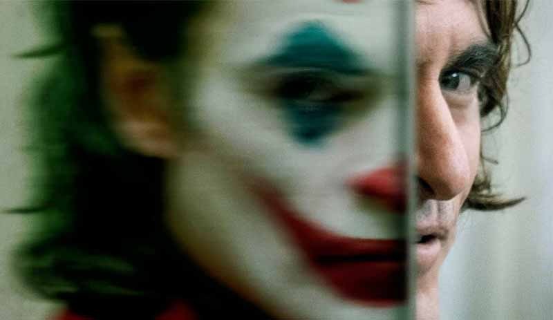 Phoenix, Joker setinde 'tam bir baş belası' olduğunu kabul etti