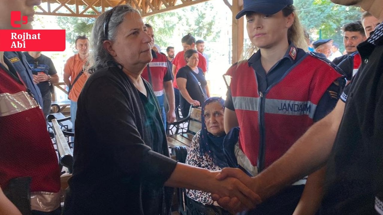 Gültan Kışanak Elazığ'da ablasının cenazesine katıldı