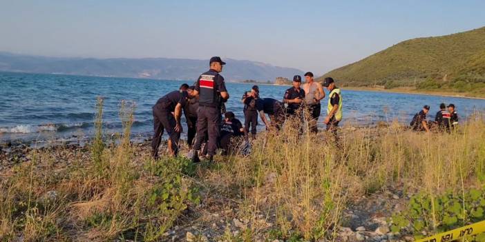 Serinlemek için İznik Gölü'ne giren çocuk boğuldu