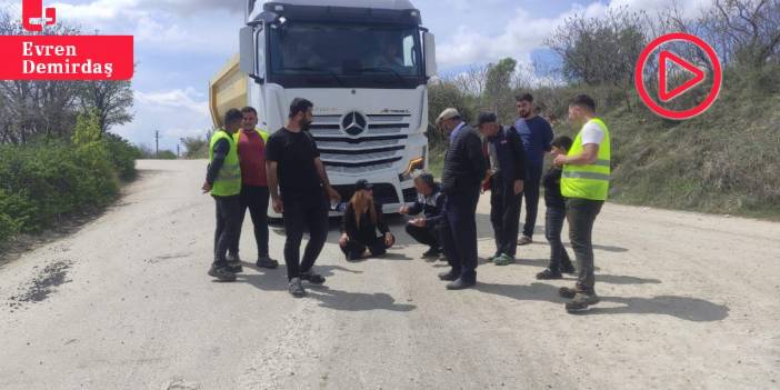 AKP’li Elazığ Belediyesi yolları yapmadı: Kamyonetin önünü kesen muhtarın protestosu sonuç verdi