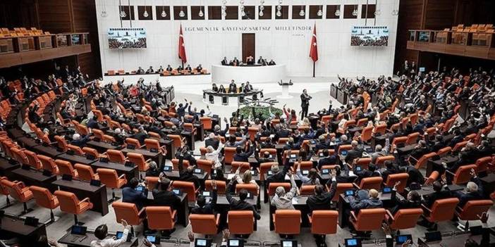 CHP'nin '15 Temmuz'da dağıtılan silahlar ve mafya düzeni araştırılsın' önerisi AKP ve MHP oylarıyla reddildi