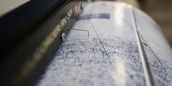 Ege Denizi'nde 4.5 büyüklüğünde deprem: Prof. Dr. Naci Görür'den 'İzmir depremi' hatırlatması