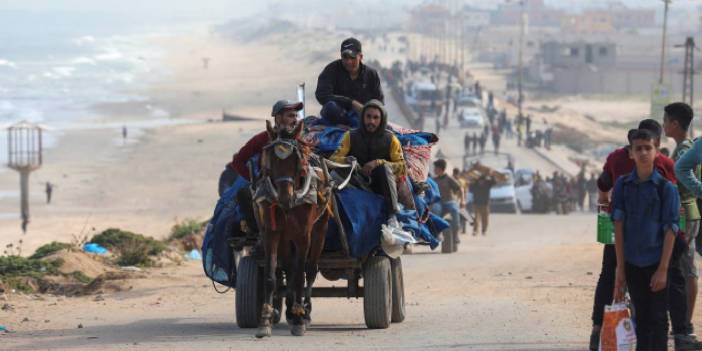 İsrail, kara harekatı hazırlıklarını yoğunlaştırdığı Refah'ın tahliyesine hazırlanıyor: Çadır kentler kuruldu
