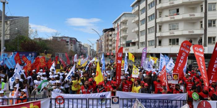 Van'da 1 Mayıs hazırlıkları tamamlandı: İşçiler, Musa Anter Parkı'nda taleplerini dile getirecek