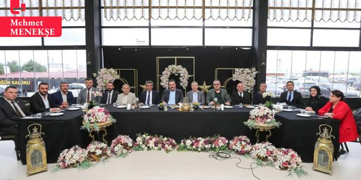 Amasya'da Vali ve AKP yöneticileri muhtarlarla toplantılar yaptı: 'Parti devleti gibi hareket ediyorlar'