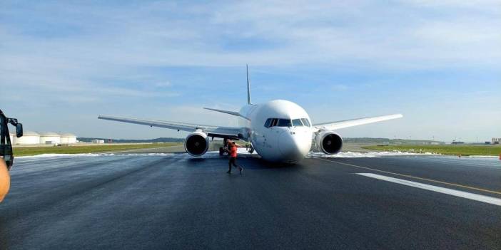 İstanbul Havalimanı'nda uçak gövde üzerine iniş yaptı