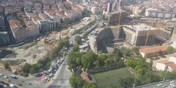 İnşaat şirketine 'uyarı' yazısı: Şişli'deki 24 bin metrekarelik rezerv yapı alanına beton bariyer konuldu