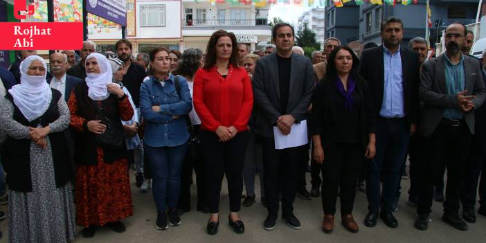 Kobanê Davası Diyarbakır'da protesto edildi: 'Kumpaslar, haklı davamızı geriletmeyecek'