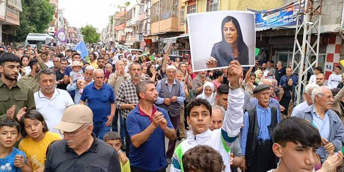 Adana'da Kobanê Davası protestosu