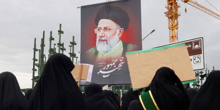 İranlı yetkili, Reisi'nin öldüğü kazayı anlattı: 'Tebriz imamı telefonlara çıkıyordu'