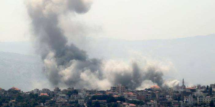 İsrail ordusu Lübnan'ın Sur kenti yakınına saldırı düzenledi