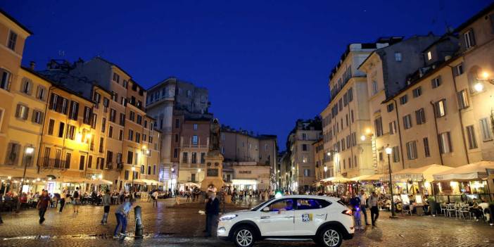 İstanbul'a benzetiliyordu... Roma'da 18 yıl sonra bir ilk: Belediye yeni taksi için ihaleye çıkacak