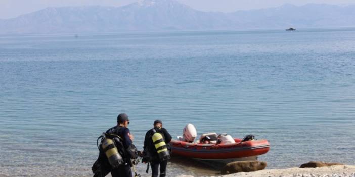 Van Gölü’nde kaybolan genci arama çalışmaları devam ediyor