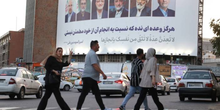 İran cumhurbaşkanlığı seçiminin adayları, internet yasakları ve başörtüsü zorunluluğunu tartıştı