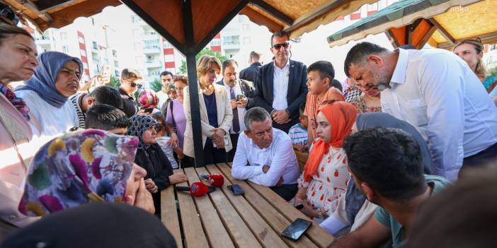 Özel, Malatya’da konteyner kenti ziyaret etti: ‘Yardım değil sadece iş istiyorum’