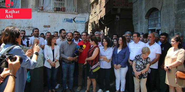 Diyarbakır'da kafe saldırılarına tepki: Birlikte yaşam kültürüne zarar veren saldırıları kabul etmiyoruz