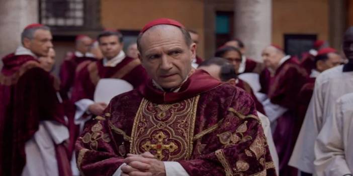 Ralph Fiennes başrolde: Vatikan draması 'Conclave'den ilk fragman