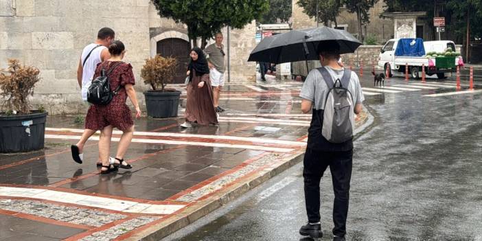 Kırklareli'nde sağanak: Cadde ve sokaklarda su birikintisi oluştu