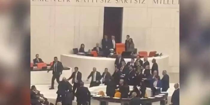 AKP'li Karaismailoğlu, DEM Parti Milletvekili Ali Bozan’a yumrukla saldırdı