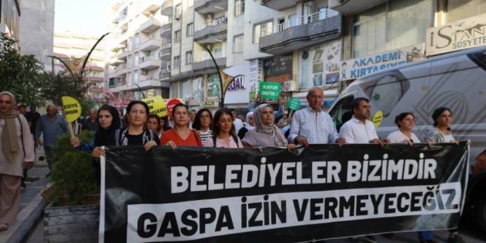 Kayyım potestosunda 'Herne pêş' marşı söyleyenlere soruşturma