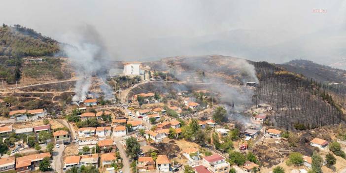 TTB'den İzmir yangını açıklaması: Aşırı duman ve kül yağmuru yerleşim alanlarına yayılmakta