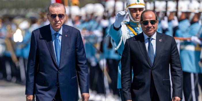 Sisi'den 'kurucu lider Atatürk'ten beri güçlü ilişkiler' hatırlatması eşliğinde 'yeni dostluk ve işbirliği aşaması' mesajı