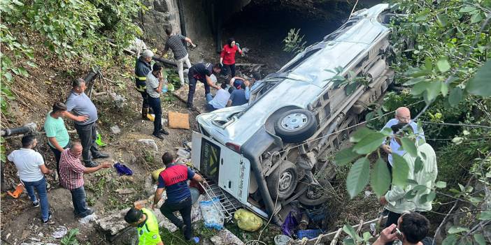 Tokat'ta mevsimlik tarım işçilerini taşıyan minibüs devrildi: Beş yaşında bir çocuk öldü, 25 yaralı